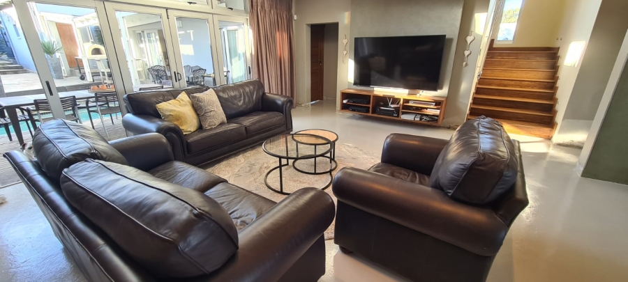 5 Bedroom Property for Sale in Gonubie Eastern Cape